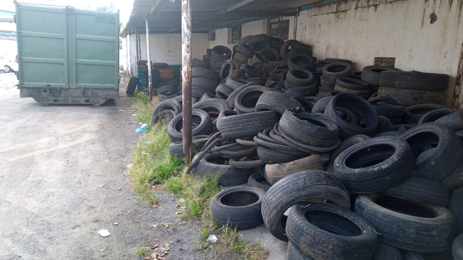Prefeitura de Itabuna mantém Ecoponto para recolhimento de pneus usados e faz mutirão.