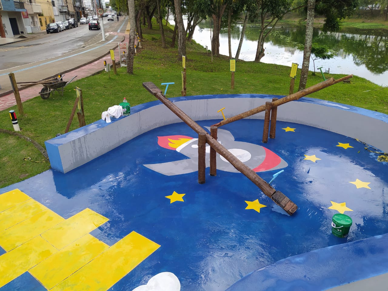 Parque Infantil da Beira-Rio em Itabuna ganha desenhos artísticos.