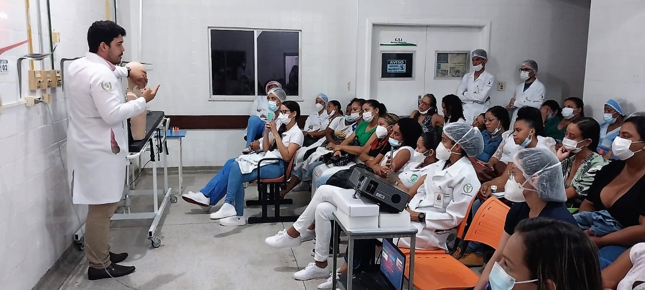 Hospital de Base capacita profissionais com o curso “Suporte Básico de Vida-BLS”.