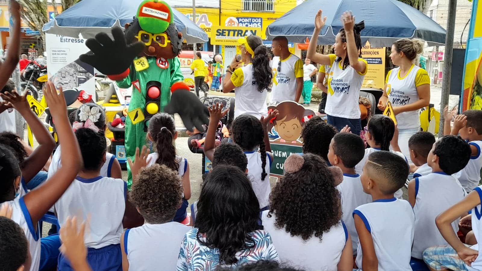 Projeto SETTRAN nos Bairros atendeu a mais de 300 pessoas no Califórnia.