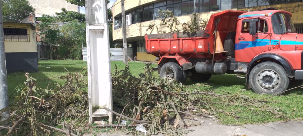 Prefeitura de Itabuna inicia a semana com manutenção dos serviços de zeladoria.