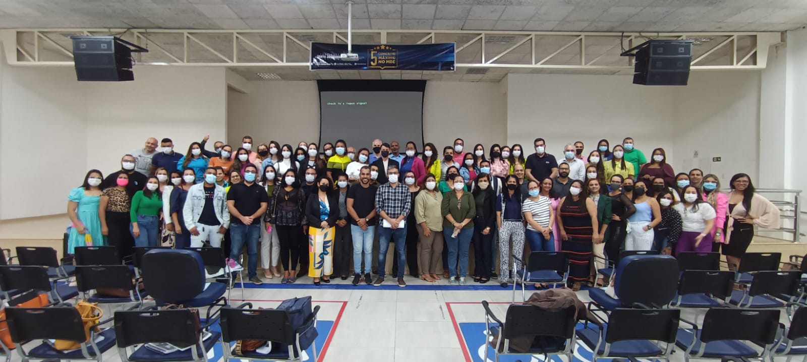Colaboradores do Hospital de Base participam da capacitação sobre a Nova Lei de Licitações.