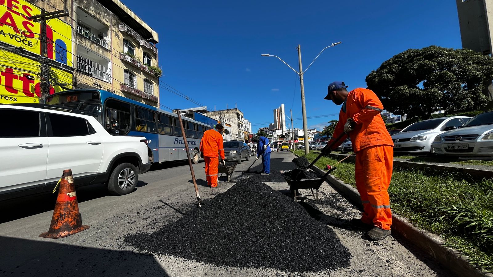 Prefeitura de Itabuna acelera Operação Chuva para a recuperação emergencial da infraestrutura da cidade.