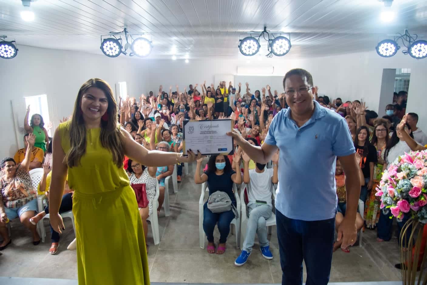 Secretaria de Promoção Social entrega certificados aos alunos da Escola Profissionalizante.