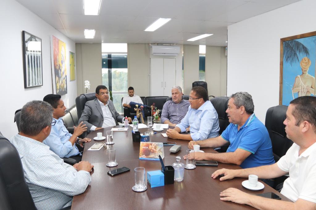 Prefeito Augusto Castro reúne-se na SETRE para definição do início das obras do Estádio