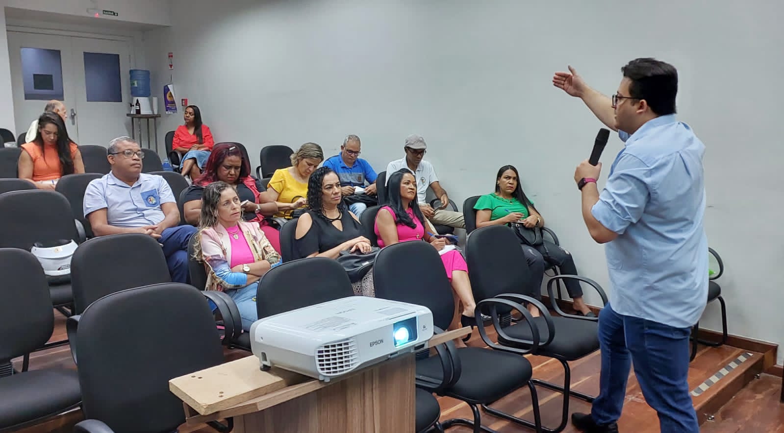 Conselho Tutelar e Vara de Infância promovem palestra sobre os direitos da criança