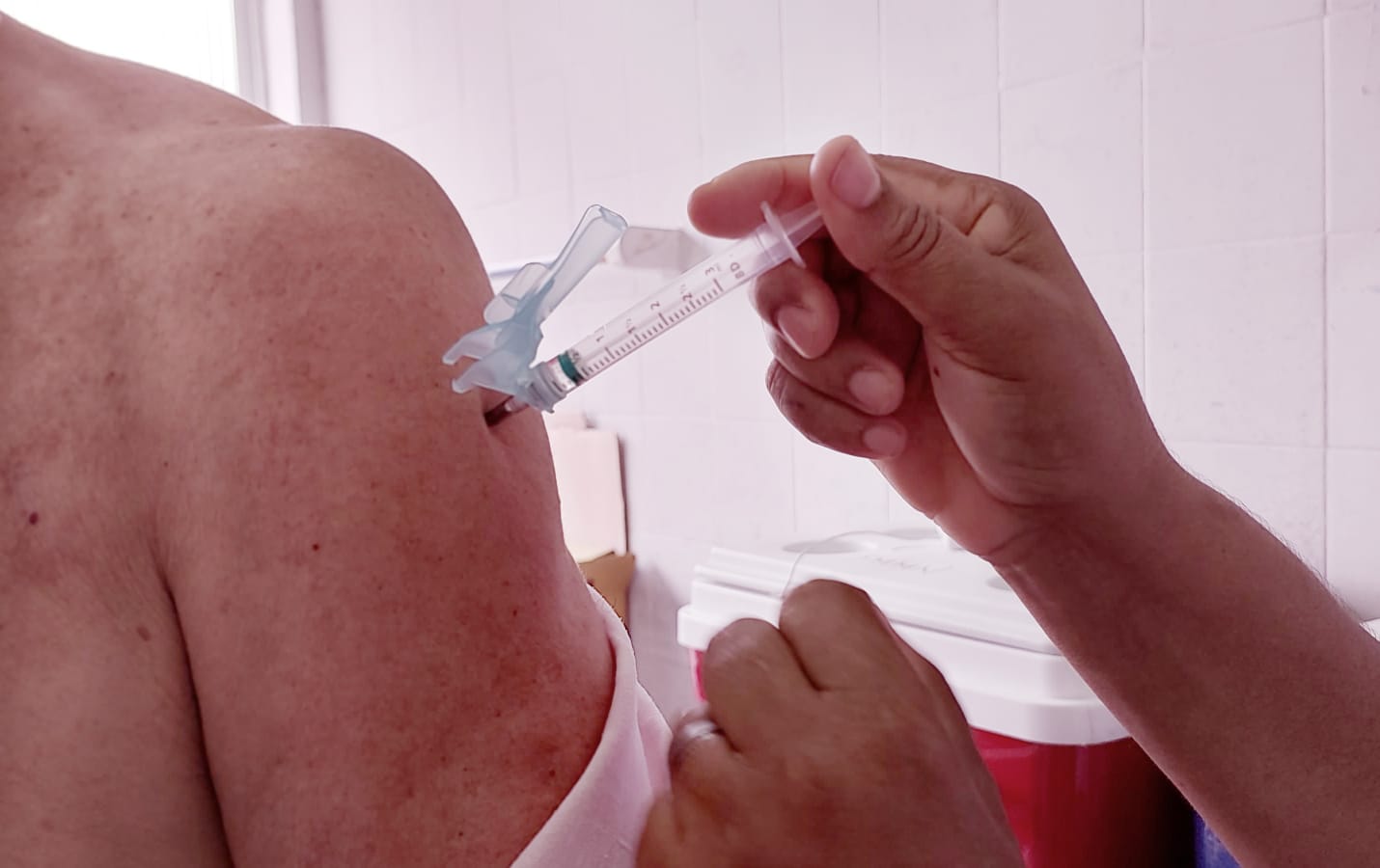 Ação da Campanha de Vacinação contra Influenza nesta quinta-feira para pessoas de 60 anos