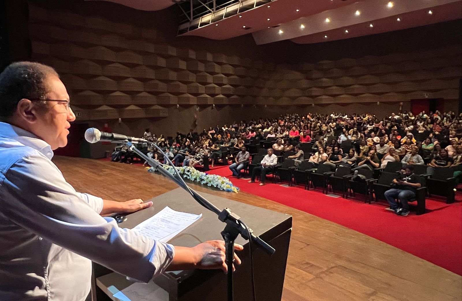 Prefeito Augusto Castro assegura o reajuste de 14,95% do Piso Nacional do Magistério aos professores da Rede Municipal