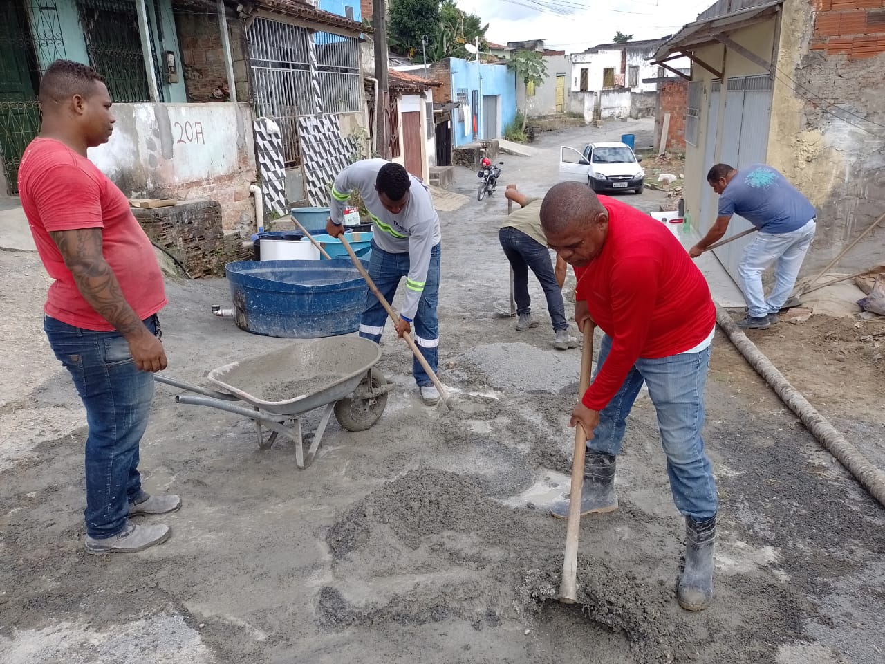 Prefeitura de Itabuna prossegue a urbanização de ruas do bairro Maria Pinheiro