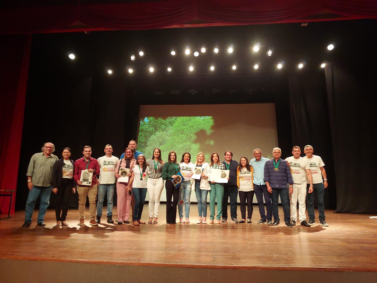 Teatro, música e cartilha despertaram estudantes para urgência da preservação do meio ambiente