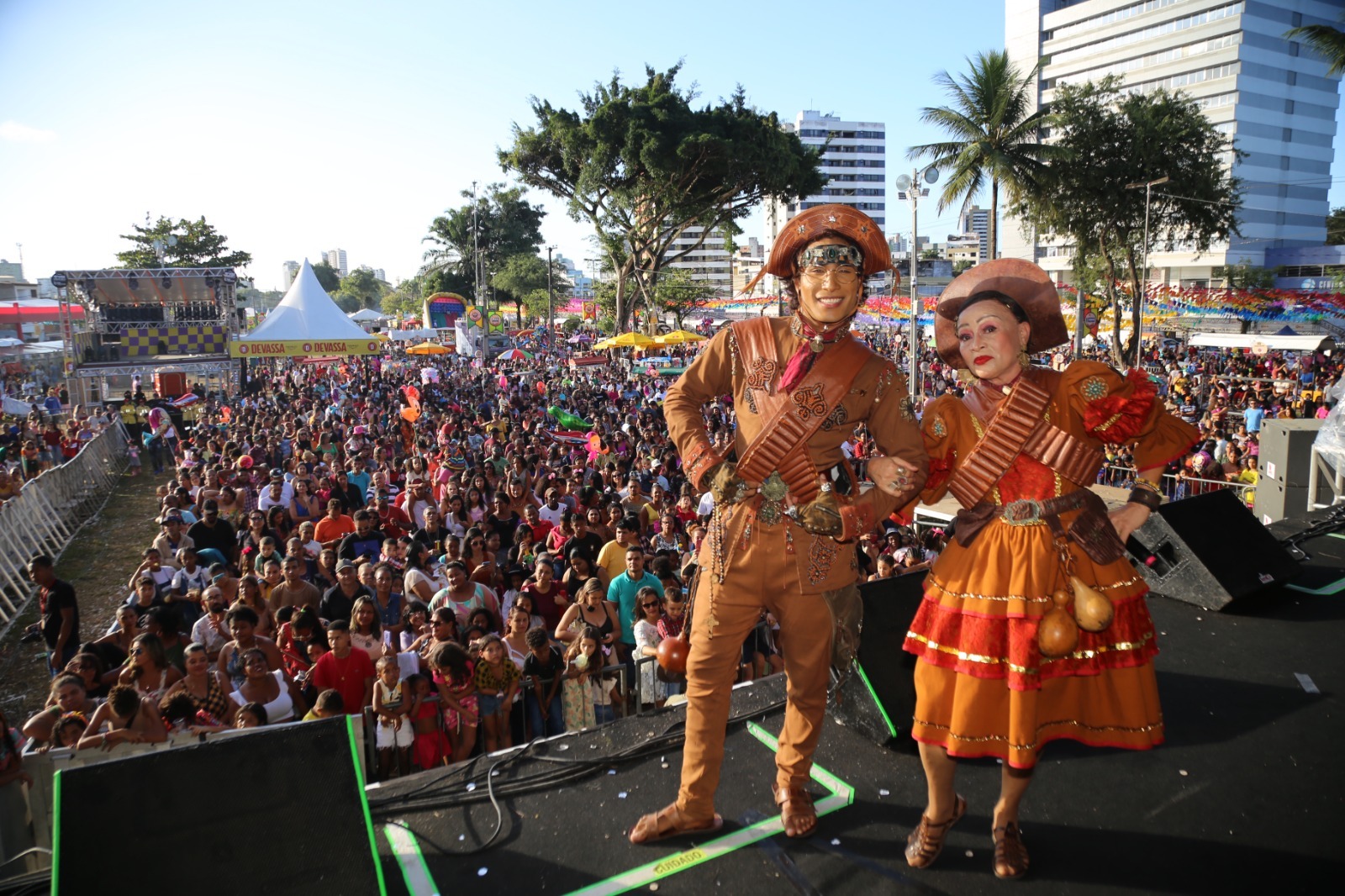 Ita Pedrinho mobiliza famílias para curtir festa na Arena Zé Cachoeira no último dia