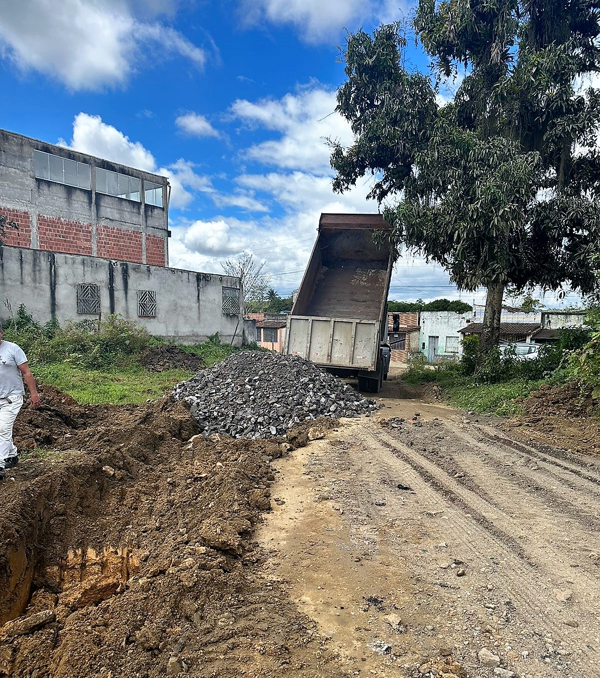 Prefeitura de Itabuna atua para melhoria de acesso de moradores à Rua do Cajueiro