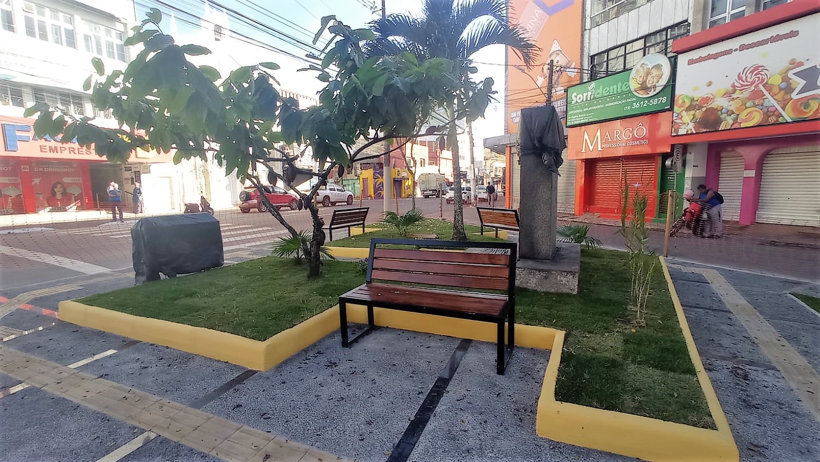 Prefeito Augusto Castro entrega reforma da Praça Santo Antônio