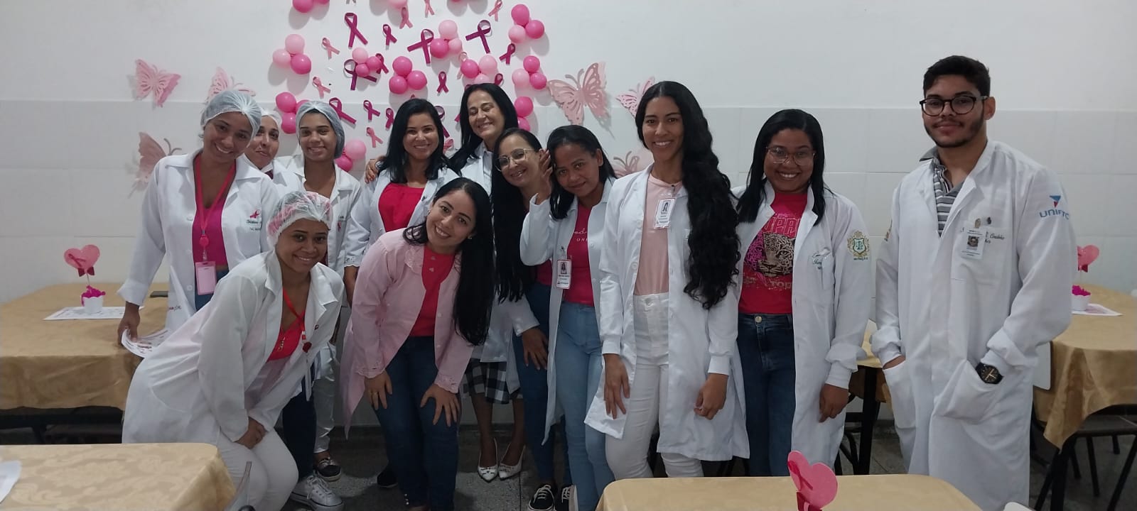 Hospital de Base promove mais uma ação do “Outubro Rosa” no refeitório