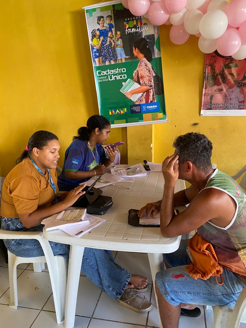 Prefeitura de Itabuna prestou cerca de 60 atendimentos às famílias do condomínio Itapoan no Mutirão de Direitos e Cuidados