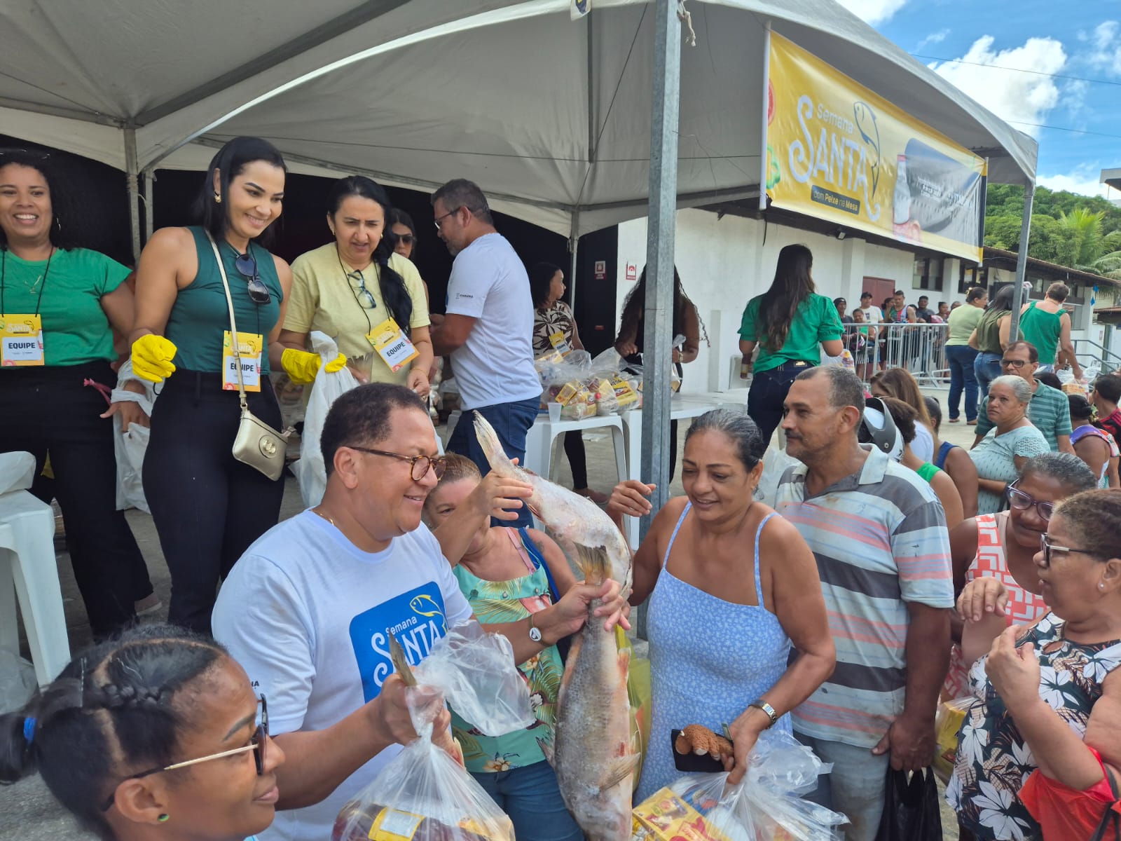 Prefeitura garante ceia da Semana Santa farta para famílias vulneráveis com a entrega 45 mil quilos de peixes