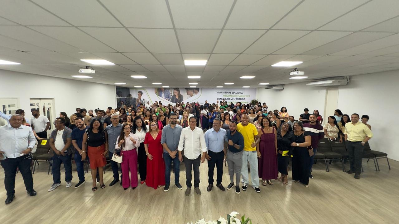Aula inaugural da Escola Profissionalizante lota auditório do Centro Universitário UNEX