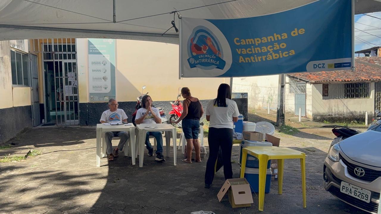 Prefeitura de Itabuna faz repescagem da vacinação de cães e gatos contra a raiva no Califórnia e Pedro Jerônimo