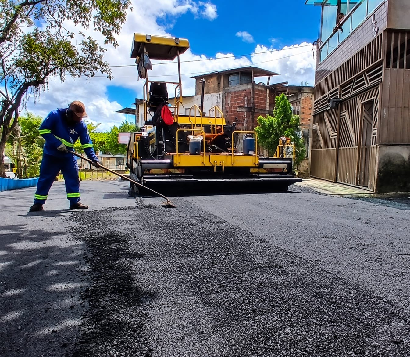 Prefeito Augusto Castro anuncia ampliação do Programa Pavimenta Itabuna