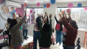 Pacientes assistidas no CAM Itabuna participam de ação da Campanha Outubro Rosa