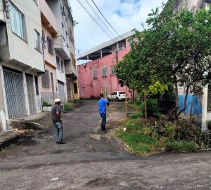 Prefeitura de Itabuna remove cerca irregular na Travessa Armando Freire
