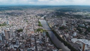 Prefeitura de Itabuna realiza força-tarefa com caçambas para minimizar impactos da paralisação nacional da limpeza urbana
