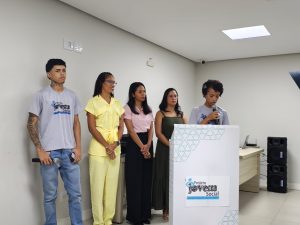 Estudantes do Projeto Jovem Social receberam certificados após conclusão dos cursos