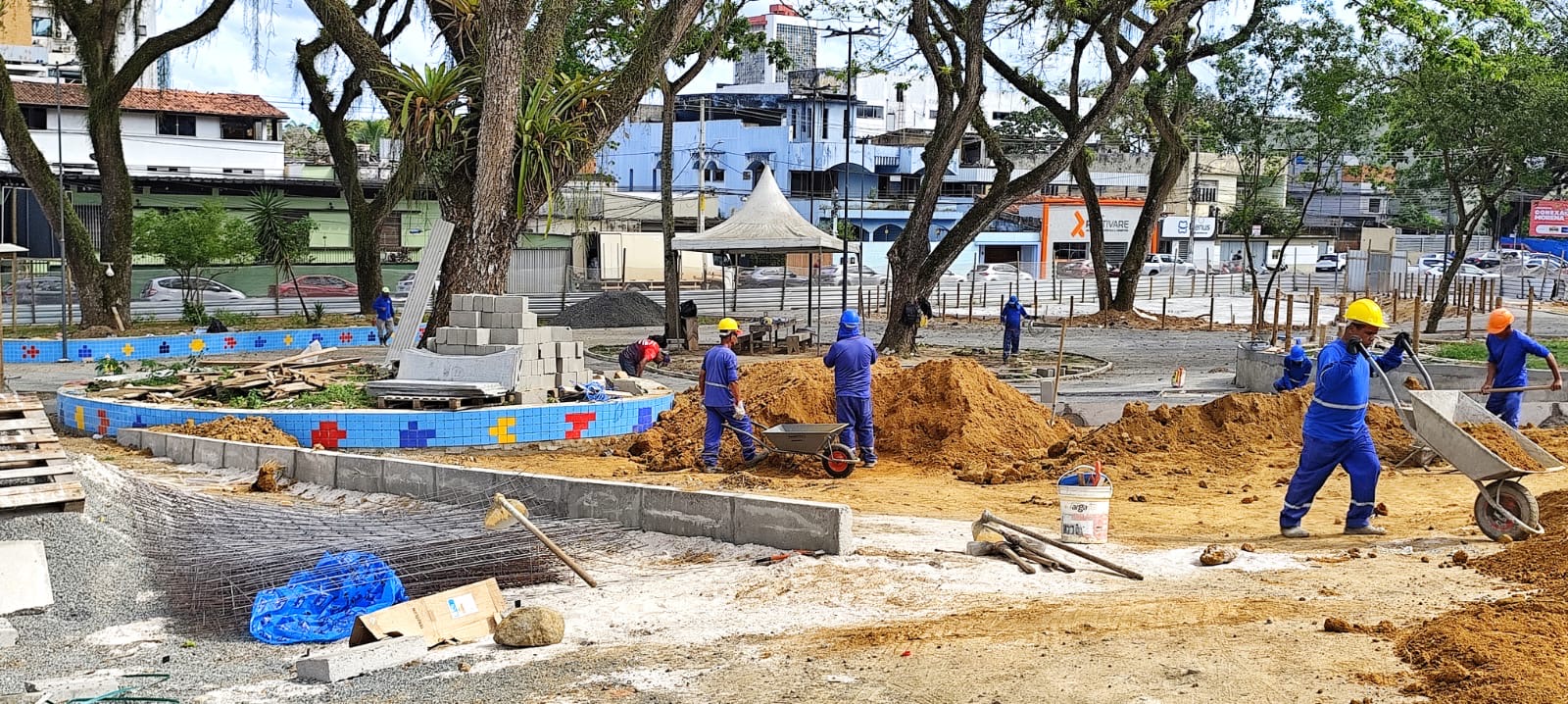 Requalificação da Praça Celso Fontes Lima ganha arborização, projeto inclusivo e entra na fase de acabamento